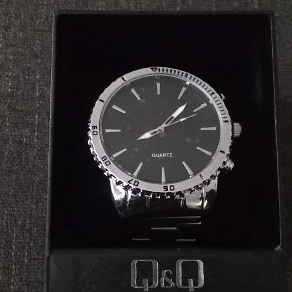 Q&Q silver Quartz watch